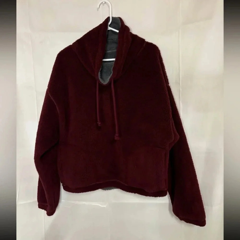 Womens size medium Hollister brand Sherpa jacket, #J608